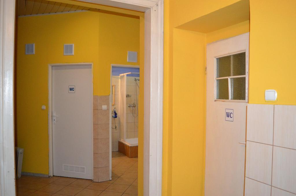 Honey Hostel Краков Экстерьер фото