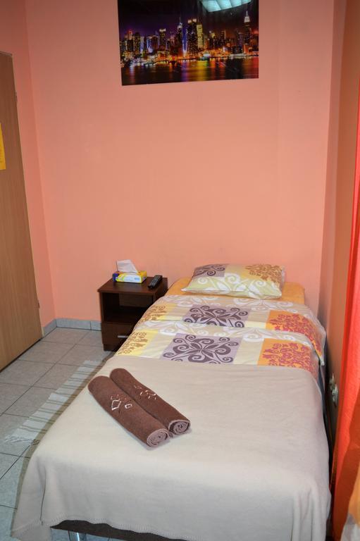 Honey Hostel Краков Номер фото