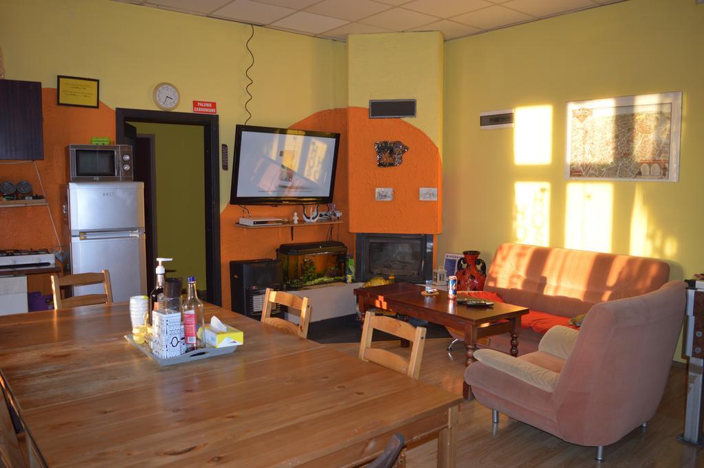 Honey Hostel Краков Экстерьер фото