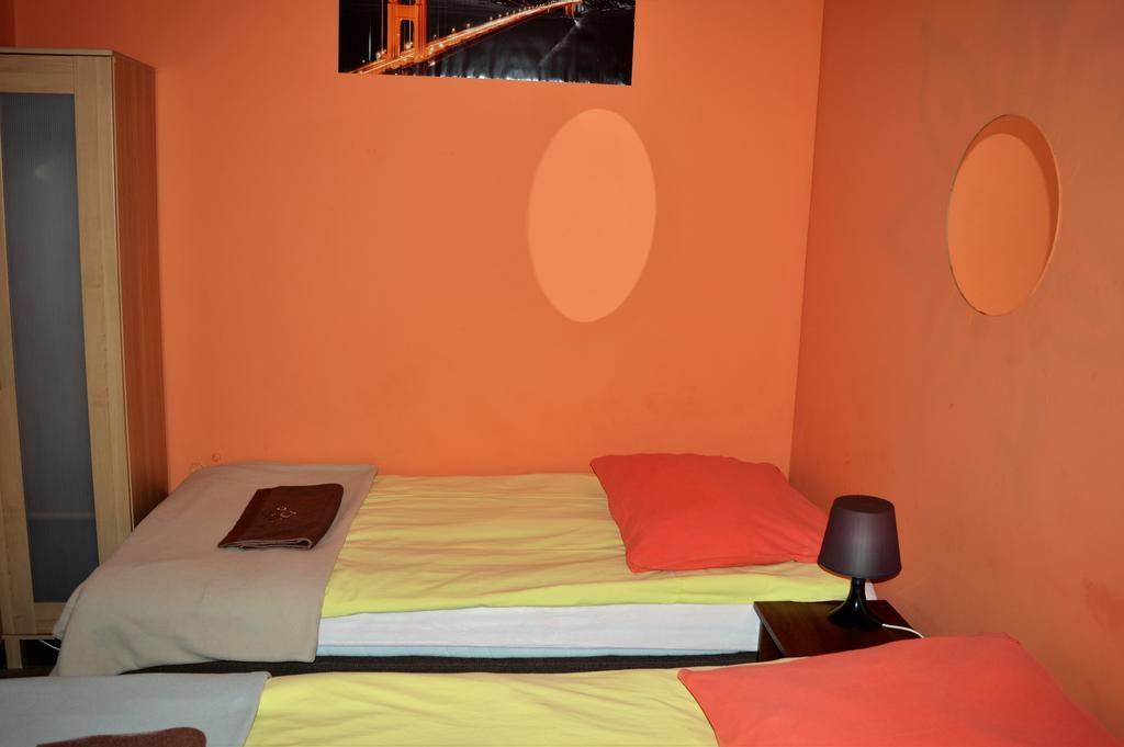 Honey Hostel Краков Экстерьер фото