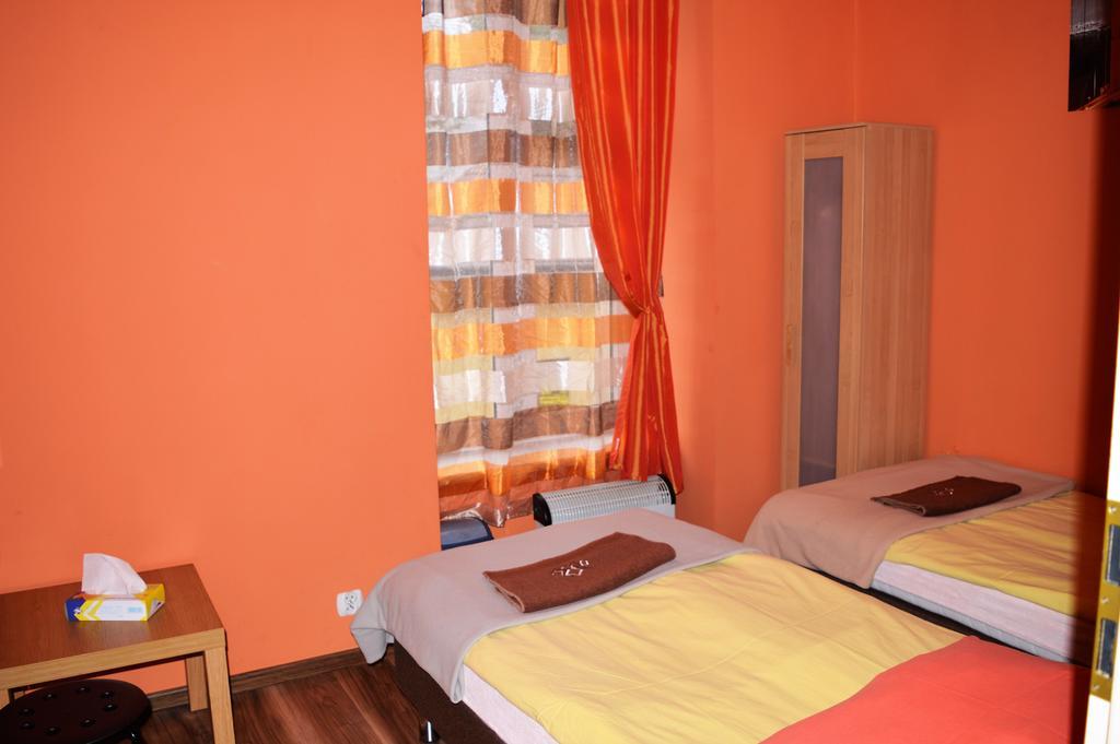 Honey Hostel Краков Экстерьер фото