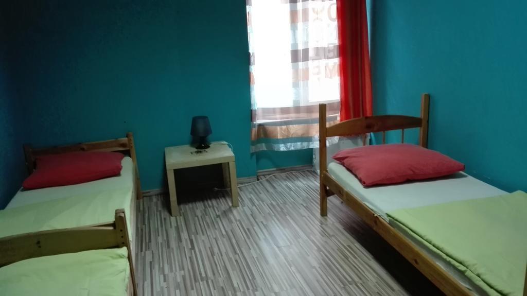 Honey Hostel Краков Экстерьер фото